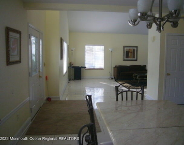205 Alpern Avenue - Photo Thumbnail 3