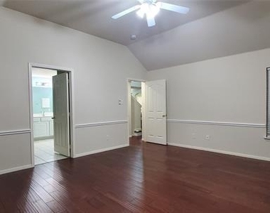 1003 Spring Tide Drive - Photo Thumbnail 6