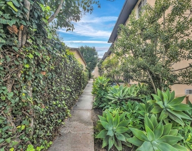 4121 Santo Tomas Drive - Photo Thumbnail 7