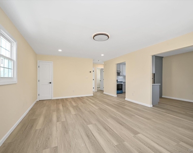 95-26 243rd Street - Photo Thumbnail 3