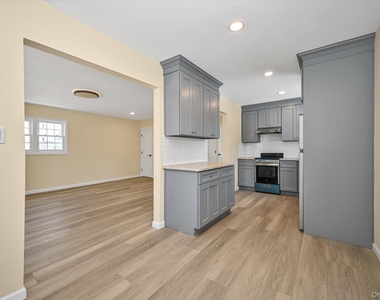 95-26 243rd Street - Photo Thumbnail 5