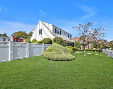 95-26 243rd Street - Photo Thumbnail 16
