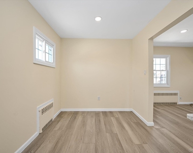 95-26 243rd Street - Photo Thumbnail 4