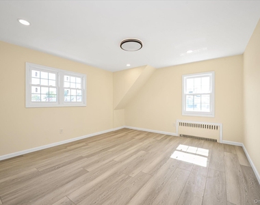 95-26 243rd Street - Photo Thumbnail 10