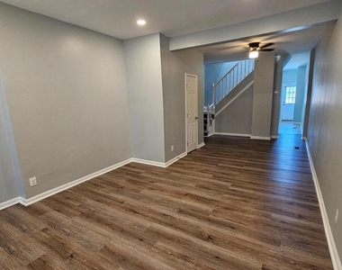 2805 Erdman Avenue - Photo Thumbnail 2