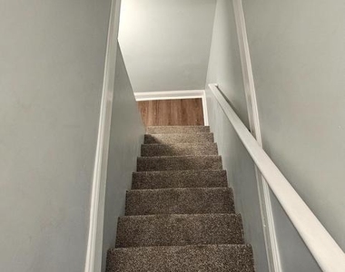 2805 Erdman Avenue - Photo Thumbnail 15