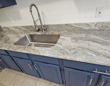 2805 Erdman Avenue - Photo Thumbnail 6