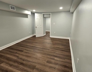 2805 Erdman Avenue - Photo Thumbnail 16