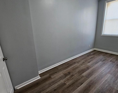 2805 Erdman Avenue - Photo Thumbnail 13
