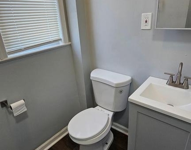2805 Erdman Avenue - Photo Thumbnail 11