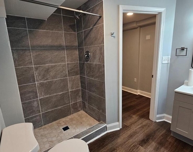 2805 Erdman Avenue - Photo Thumbnail 19