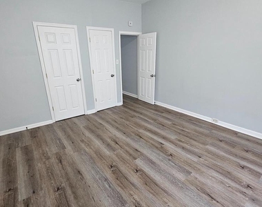 2805 Erdman Avenue - Photo Thumbnail 10
