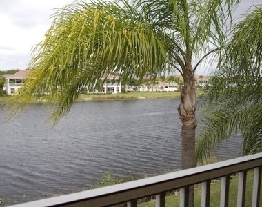 10128 Colonial Country Club Boulevard - Photo Thumbnail 17