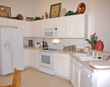 10128 Colonial Country Club Boulevard - Photo Thumbnail 6