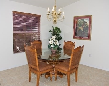 10128 Colonial Country Club Boulevard - Photo Thumbnail 4