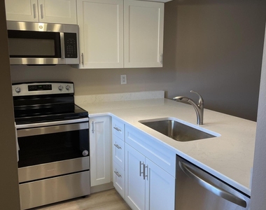 1720 Murrell Road - Photo Thumbnail 6
