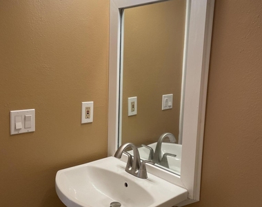 1720 Murrell Road - Photo Thumbnail 19