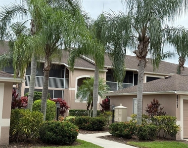 5251 Mahogany Run Avenue - Photo Thumbnail 4