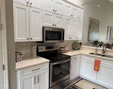 5251 Mahogany Run Avenue - Photo Thumbnail 12