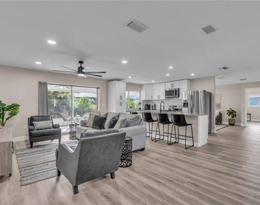 2544 Carlisle Place - Photo Thumbnail 11