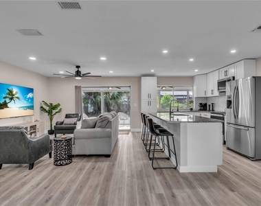 2544 Carlisle Place - Photo Thumbnail 2