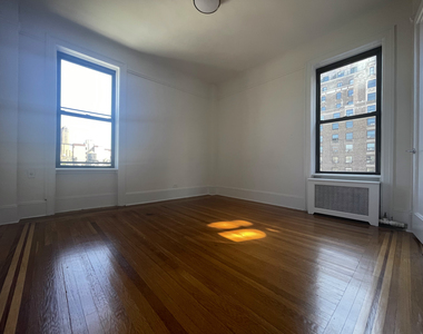 West 72nd Street - Photo Thumbnail 9