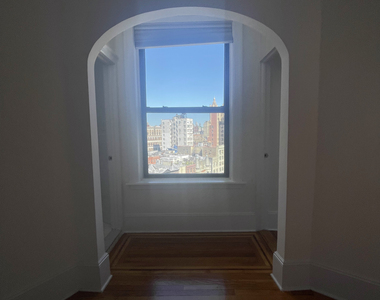 West 72nd Street - Photo Thumbnail 5