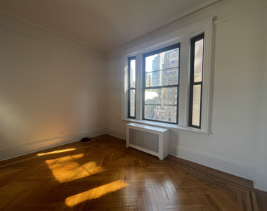 West 72nd Street - Photo Thumbnail 7