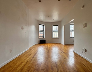 194 Edgecombe Avenue - Photo Thumbnail 3