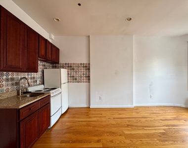194 Edgecombe Avenue - Photo Thumbnail 1