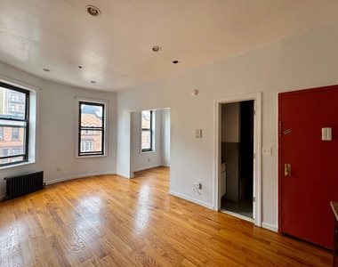 194 Edgecombe Avenue - Photo Thumbnail 4