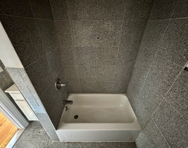 194 Edgecombe Avenue - Photo Thumbnail 12