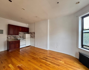 194 Edgecombe Avenue - Photo Thumbnail 2