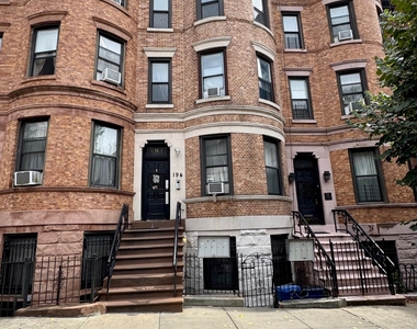194 Edgecombe Avenue - Photo Thumbnail 7