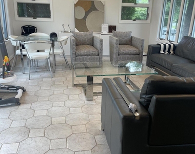400 Grant Avenue - Photo Thumbnail 15