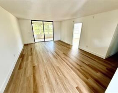 7420 Nw 18th Street - Photo Thumbnail 1