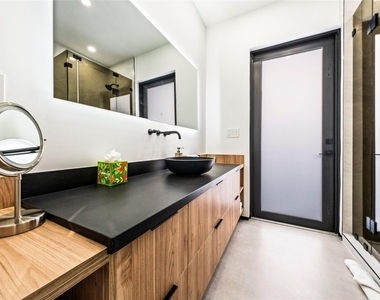 3320 Ne 17th Street - Photo Thumbnail 13