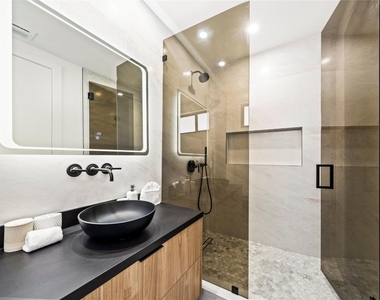 3320 Ne 17th Street - Photo Thumbnail 26