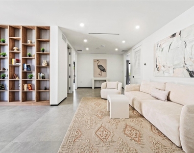 3320 Ne 17th Street - Photo Thumbnail 16