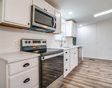 9695 Olive Street - Photo Thumbnail 6