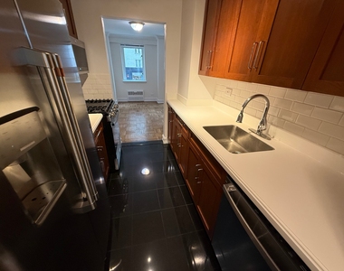 200 East 71st Street - Photo Thumbnail 5