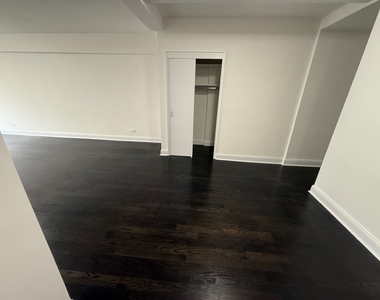 219 East 69th Street - Photo Thumbnail 12
