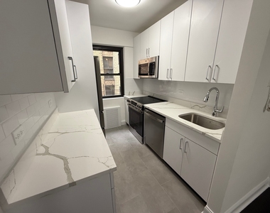 219 East 69th Street - Photo Thumbnail 5