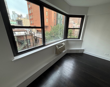 219 East 69th Street - Photo Thumbnail 2