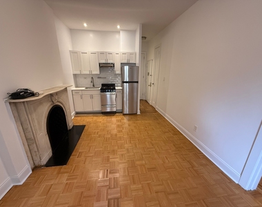 147 East 72nd Street - Photo Thumbnail 1