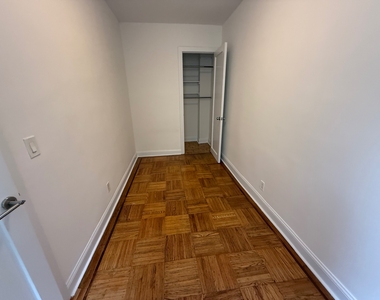 147 East 72nd Street - Photo Thumbnail 3