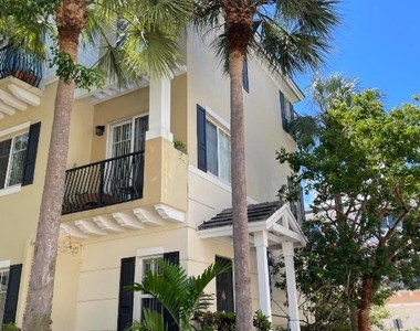 552 Nw 39th Circle Nw - Photo Thumbnail 1