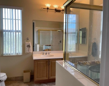 552 Nw 39th Circle Nw - Photo Thumbnail 23