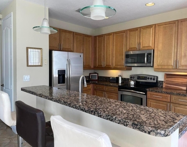 552 Nw 39th Circle Nw - Photo Thumbnail 4