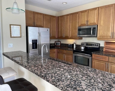 552 Nw 39th Circle Nw - Photo Thumbnail 5